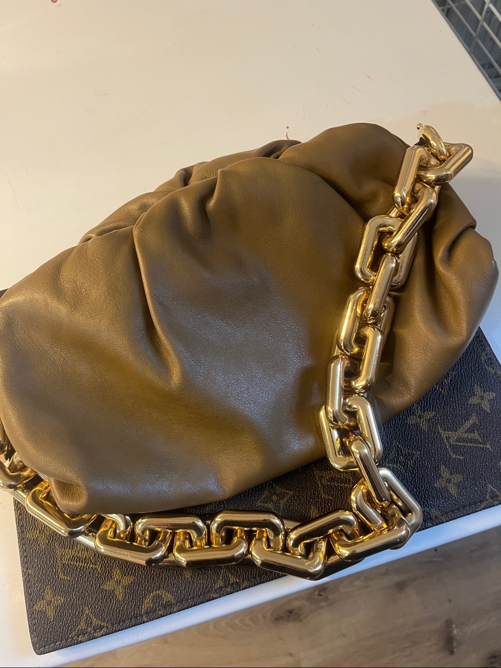 Bottega Veneta Almond Chunky Gold Chain💥 - Picture 3 of 13